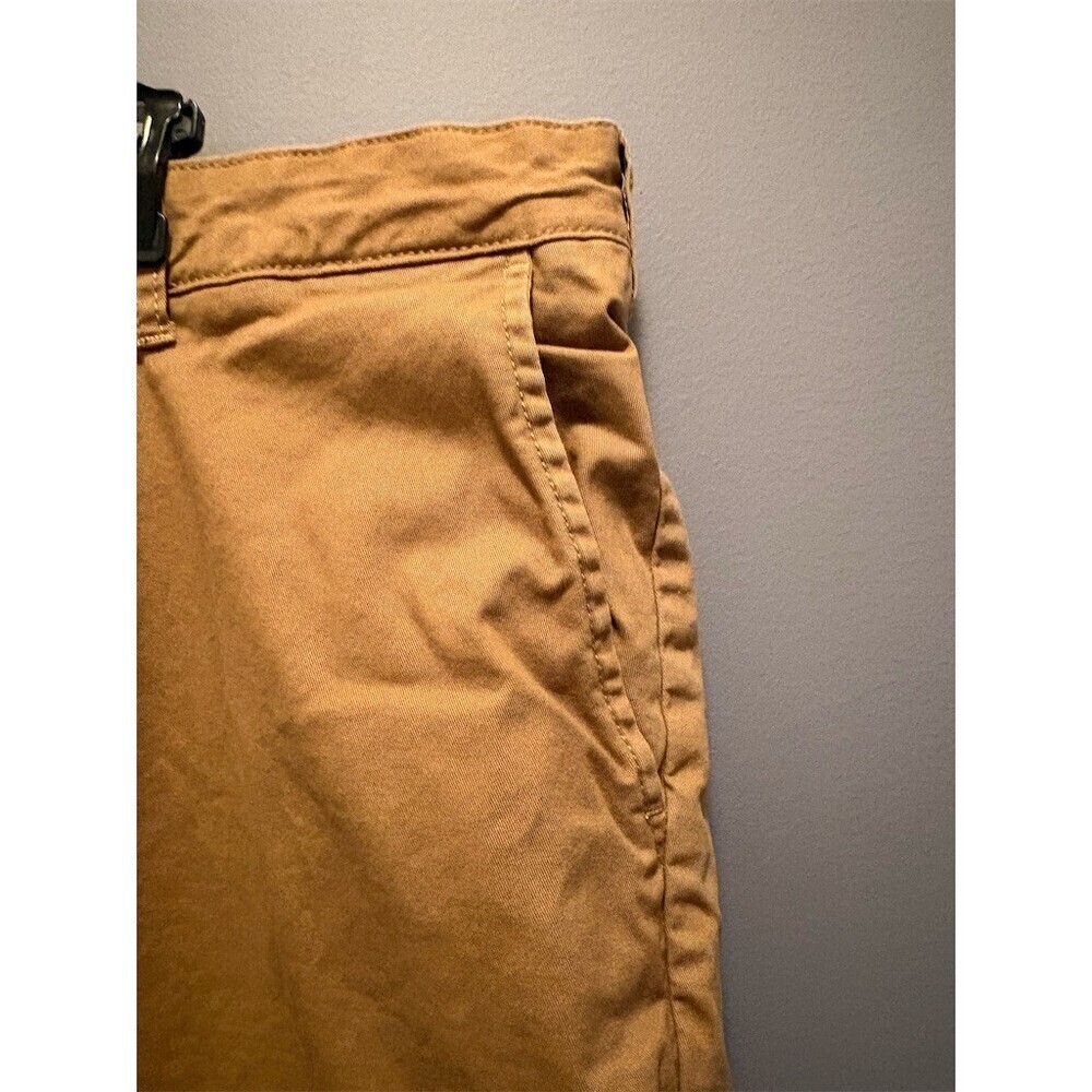 IZOD Saltwater Chino Shorts Men's Size 40 Tan Khaki Flat Front 10 Inseam - Picture 5 of 11